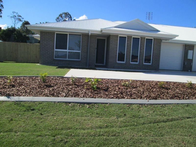 1/7 Bond Drive, Southside QLD 4570