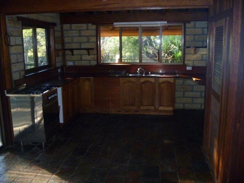 220 Cunningham Road, Goomboorian QLD 4570