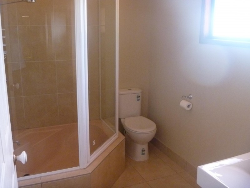 8 Araluen Terrace, Monkland QLD 4570