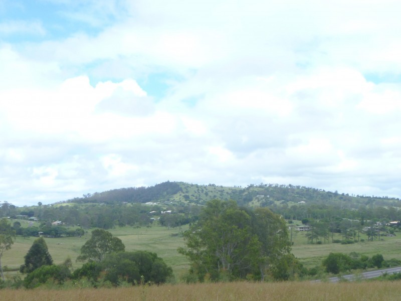 9 Middle House Bruce Highway, Gympie QLD 4570