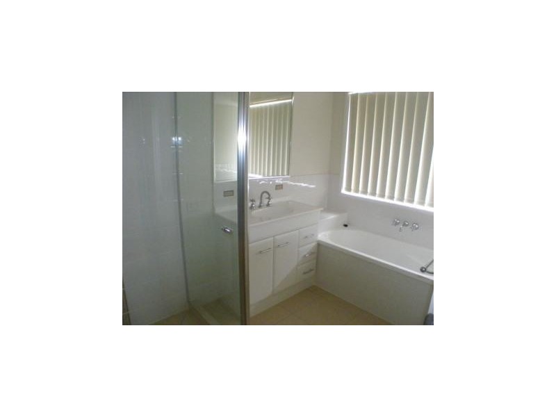 51 McPhail, Southside QLD 4570