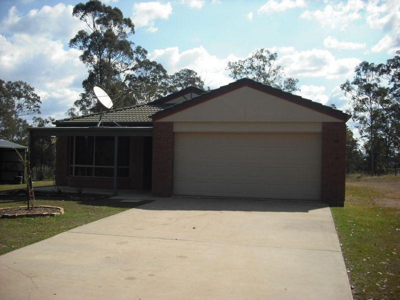 14  Lindsay Street, Southside QLD 4570