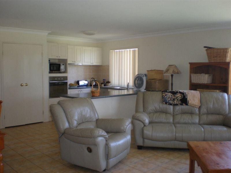 14  Lindsay Street, Southside QLD 4570