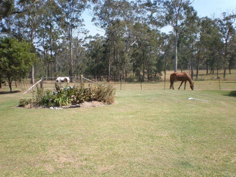 14  Lindsay Street, Southside QLD 4570