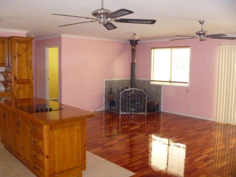 18 Wattle Avenue, Bells Bridge QLD 4570