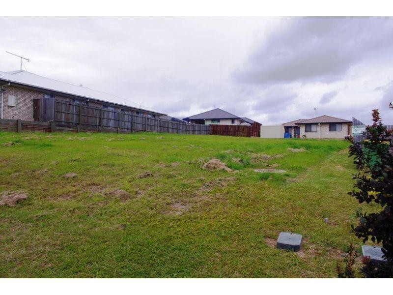 10 Principal Place, Jones Hill QLD 4570