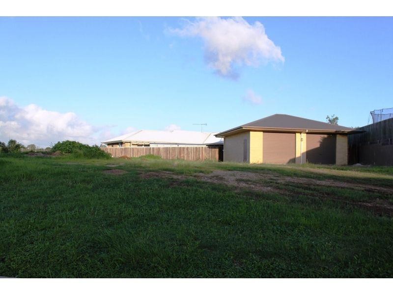 3 Petrie Court, Southside QLD 4570