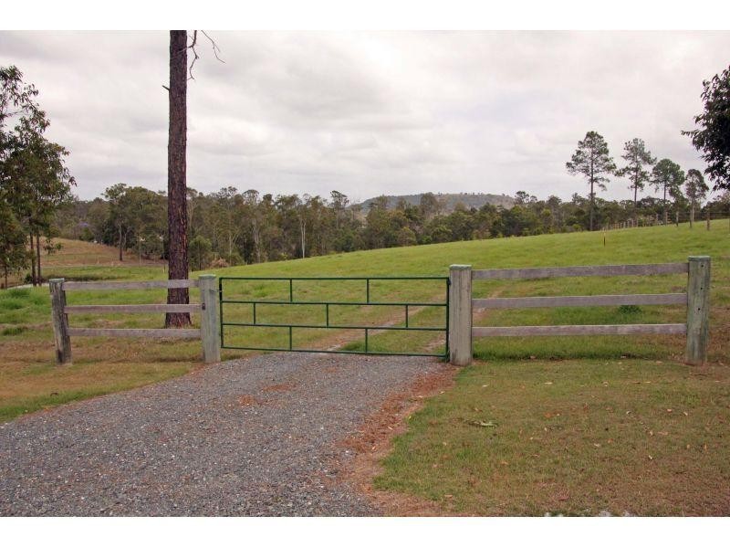 11 Kiaka Road, Lagoon Pocket QLD 4570