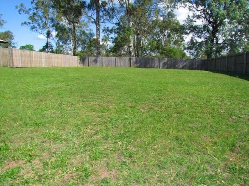 33 Hilltop Avenue, Southside QLD 4570