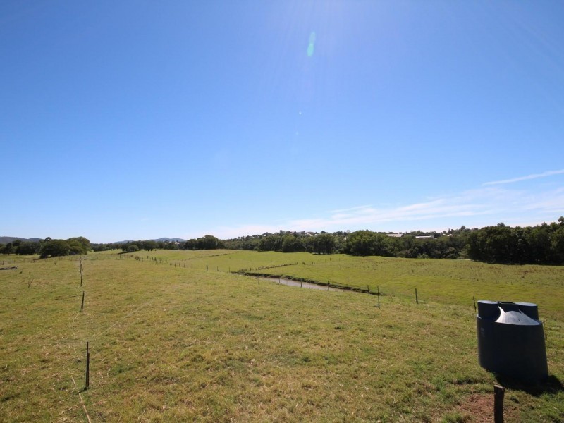 33 Power Road, Southside QLD 4570