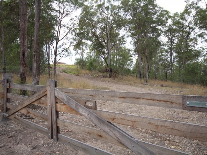 415 Groundwater Road, Southside QLD 4570