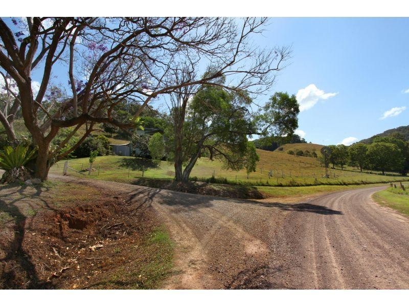 217 Mullins Creek Rd, Goomboorian QLD 4570
