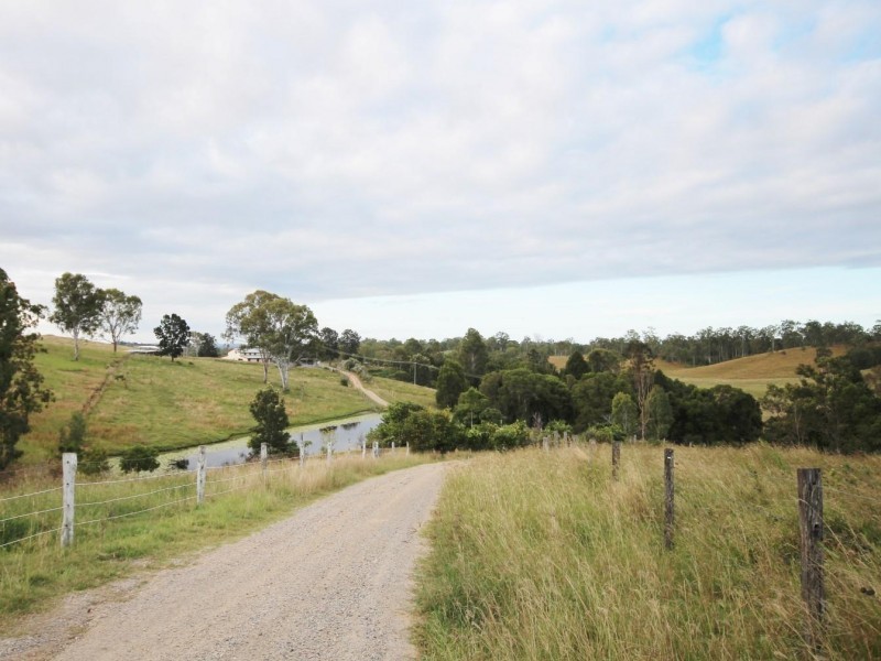 895 McIntosh Creek Road, Long Flat QLD 4570