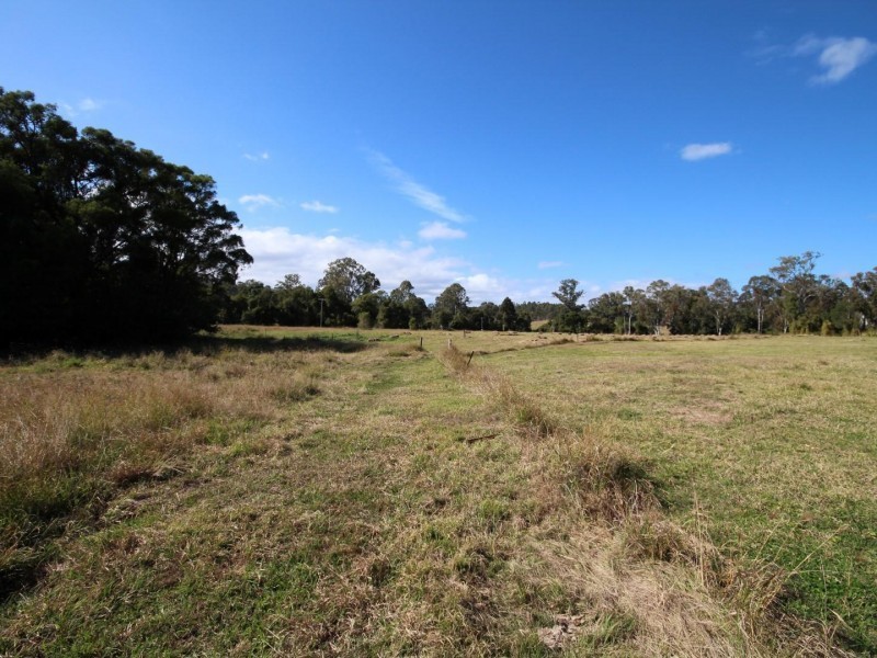 895 McIntosh Creek Road, Long Flat QLD 4570