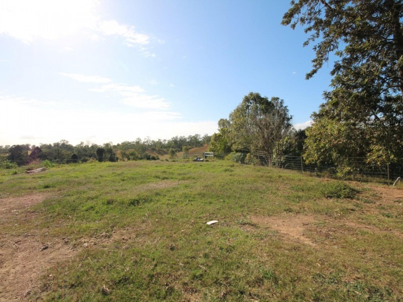 895 McIntosh Creek Road, Long Flat QLD 4570