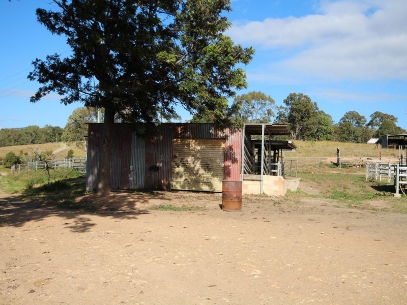 895 McIntosh Creek Road, Long Flat QLD 4570