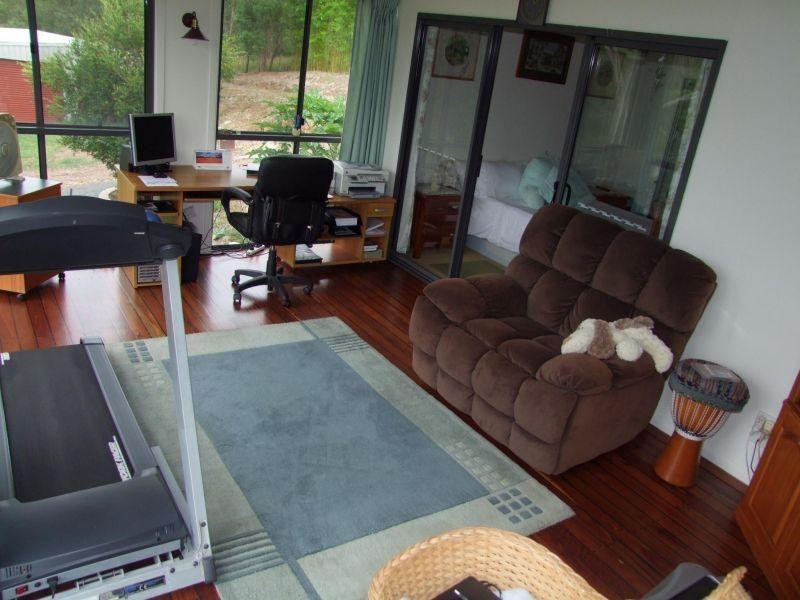 9  Okeeffe Rd, Mothar Mountain QLD 4570