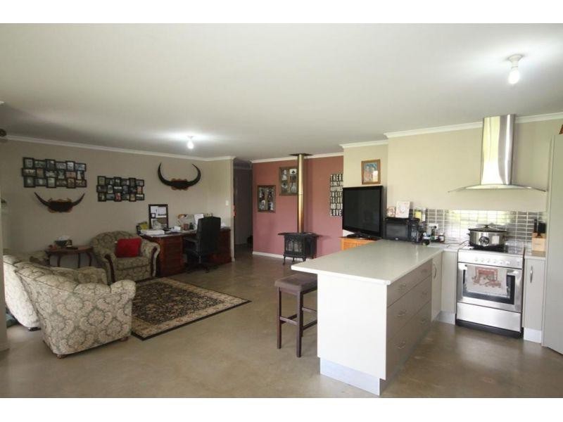 9 Channel Court, Pie Creek QLD 4570