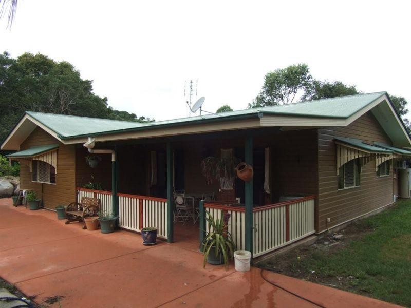 8 Highfield Drive, Chatsworth QLD 4570