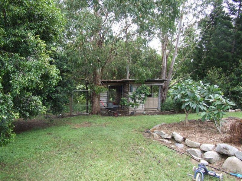 8 Highfield Drive, Chatsworth QLD 4570