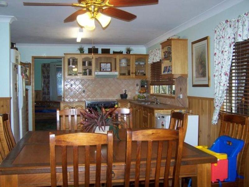 8 Highfield Drive, Chatsworth QLD 4570