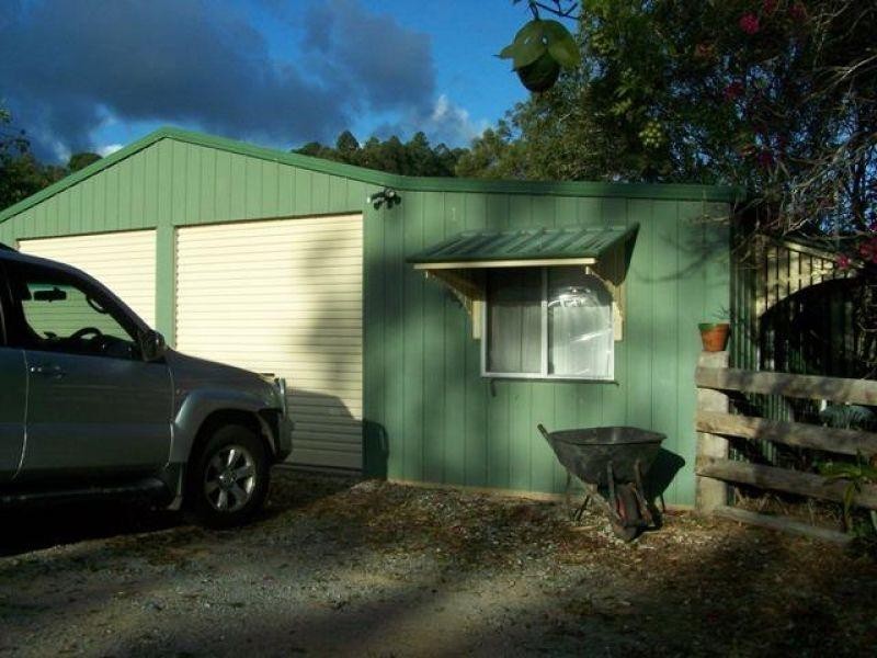 8 Highfield Drive, Chatsworth QLD 4570