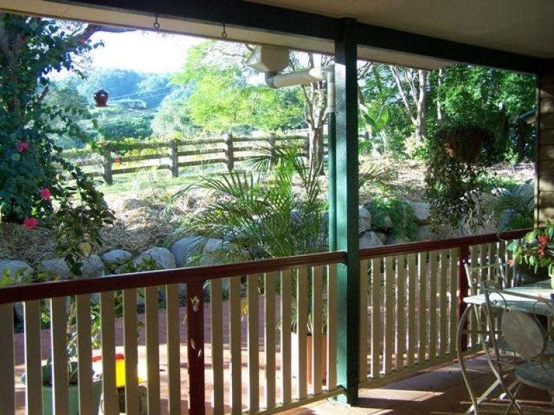 8 Highfield Drive, Chatsworth QLD 4570