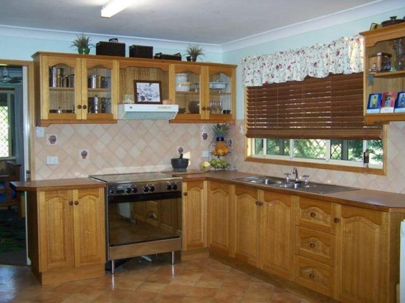 8 Highfield Drive, Chatsworth QLD 4570