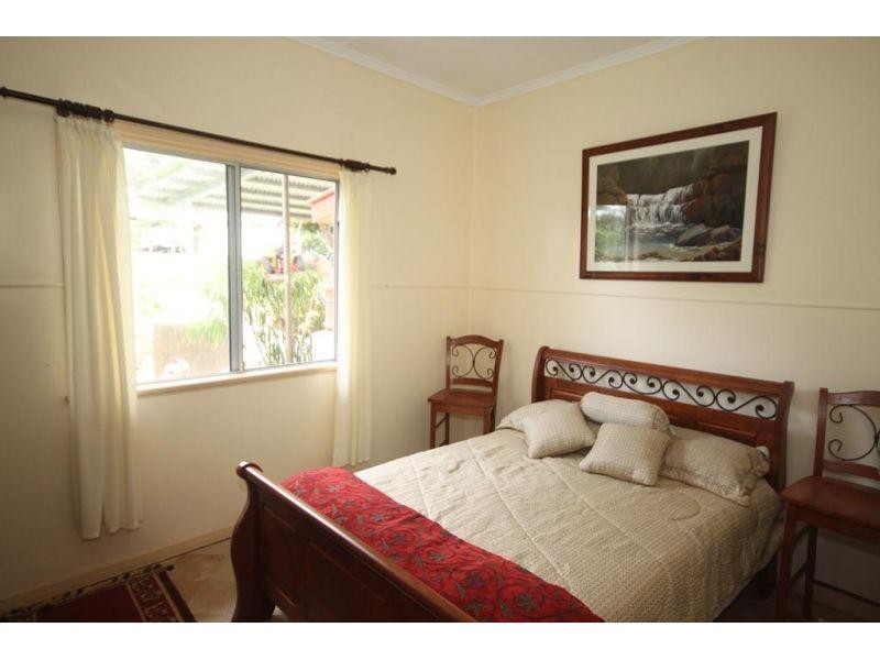 825 McIntosh Creek Rd, Mcintosh Creek QLD 4570