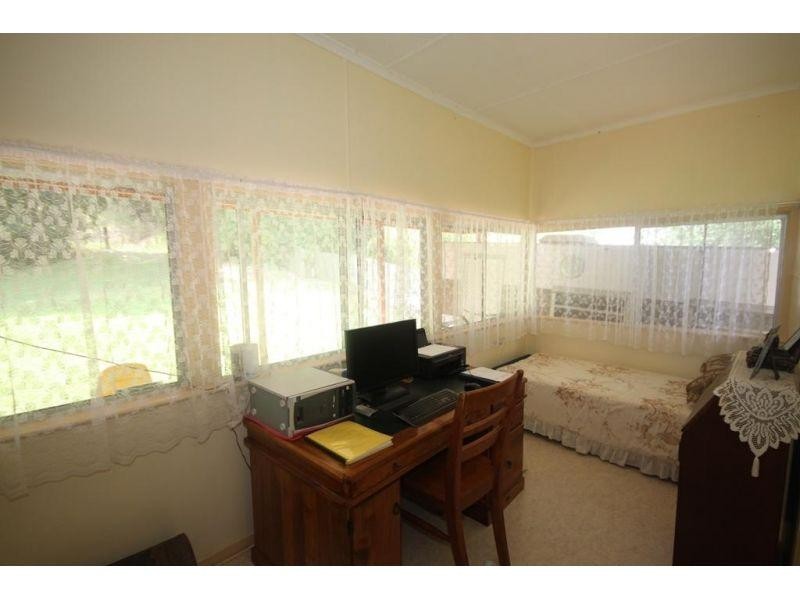 825 McIntosh Creek Rd, Mcintosh Creek QLD 4570