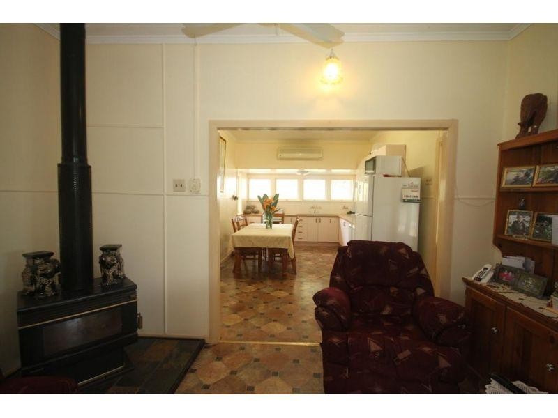 825 McIntosh Creek Rd, Mcintosh Creek QLD 4570
