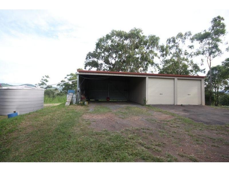 825 McIntosh Creek Rd, Mcintosh Creek QLD 4570