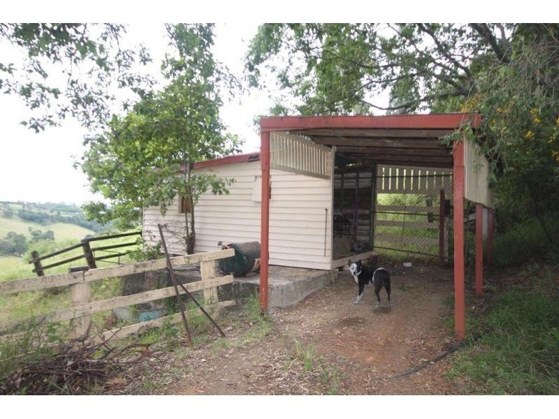 825 McIntosh Creek Rd, Mcintosh Creek QLD 4570