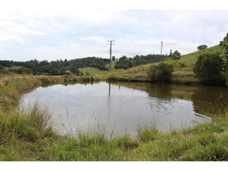 825 McIntosh Creek Rd, Mcintosh Creek QLD 4570
