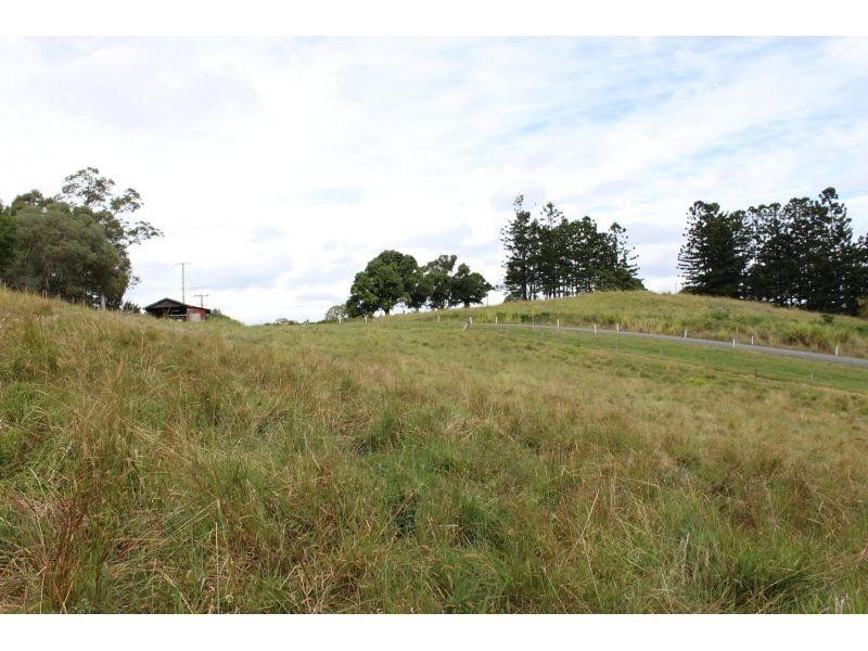 825 McIntosh Creek Rd, Mcintosh Creek QLD 4570