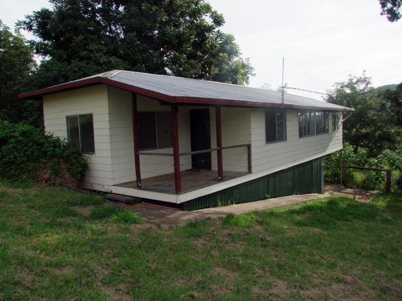 184  Robinson Rd, Calico Creek QLD 4570