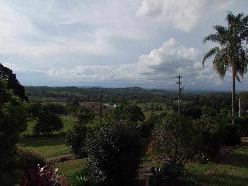 184  Robinson Rd, Calico Creek QLD 4570