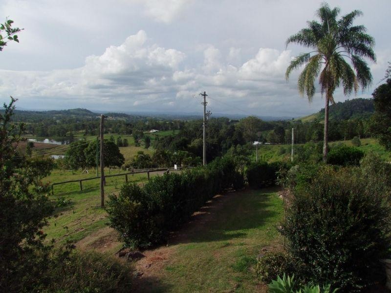 184  Robinson Rd, Calico Creek QLD 4570