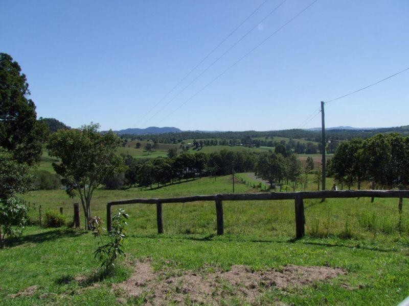 184  Robinson Rd, Calico Creek QLD 4570