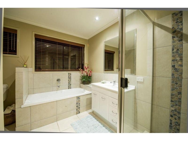 15 Inverness Street, Southside QLD 4570