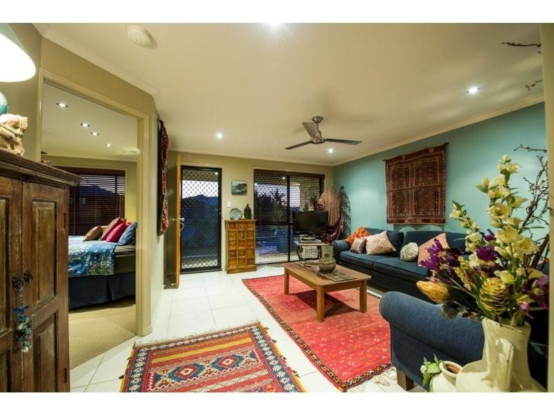 15 Inverness Street, Southside QLD 4570