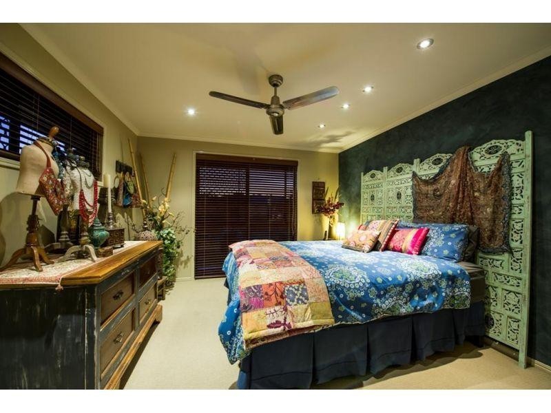 15 Inverness Street, Southside QLD 4570