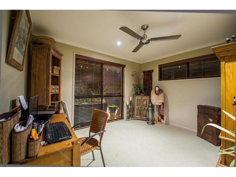 15 Inverness Street, Southside QLD 4570