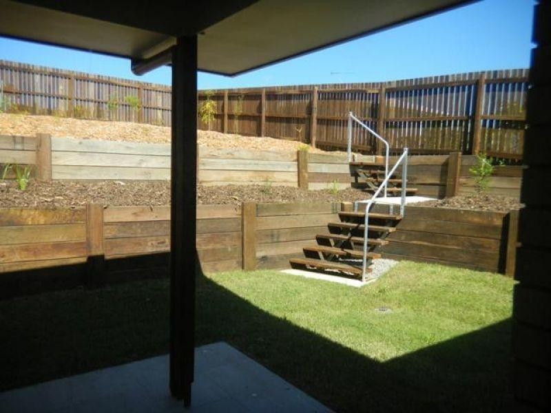 Unit 2 / 7 Rocklea Drive, Southside QLD 4570