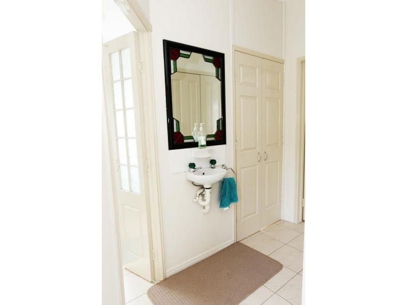 173  McIntosh Creek Road, Jones Hill QLD 4570