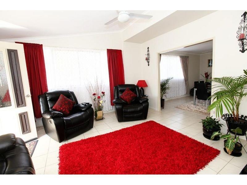 173  McIntosh Creek Road, Jones Hill QLD 4570