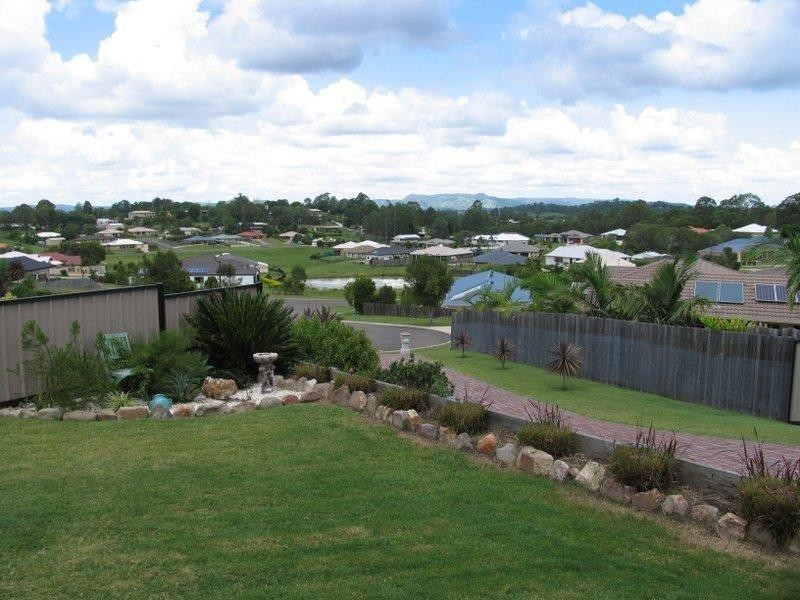 5 Archer Cct, Southside QLD 4570
