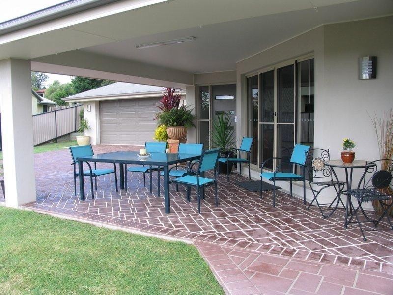 5 Archer Cct, Southside QLD 4570