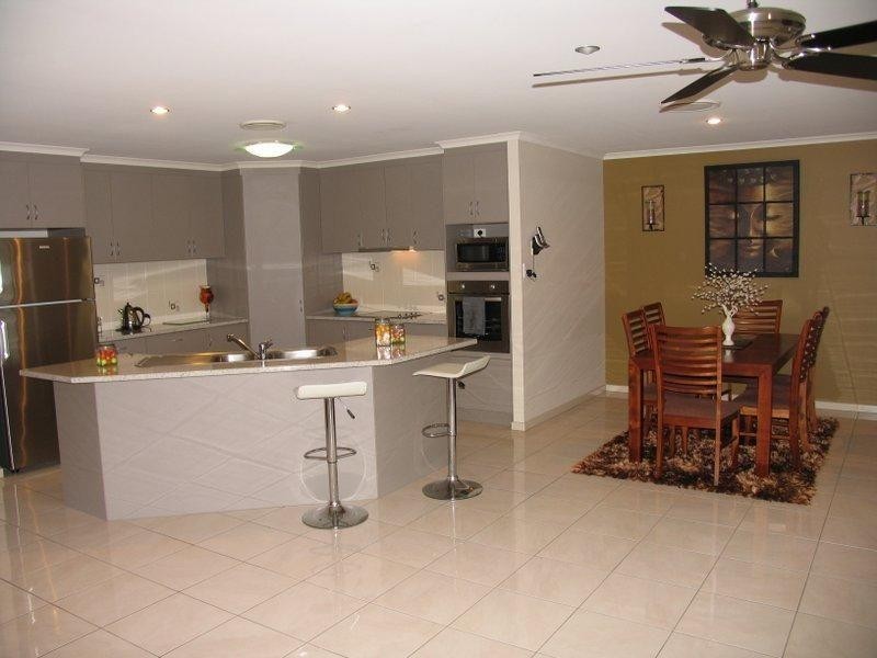 5 Archer Cct, Southside QLD 4570