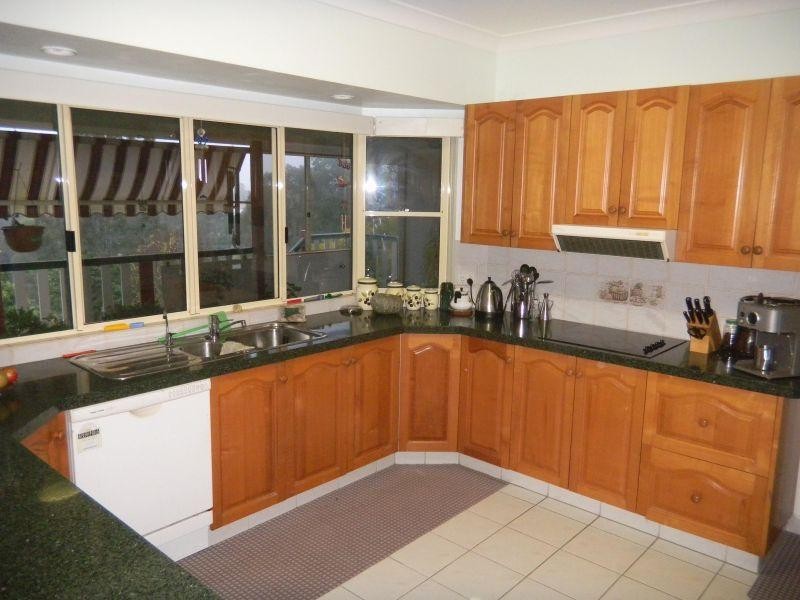 4 Moreland Road, Southside QLD 4570